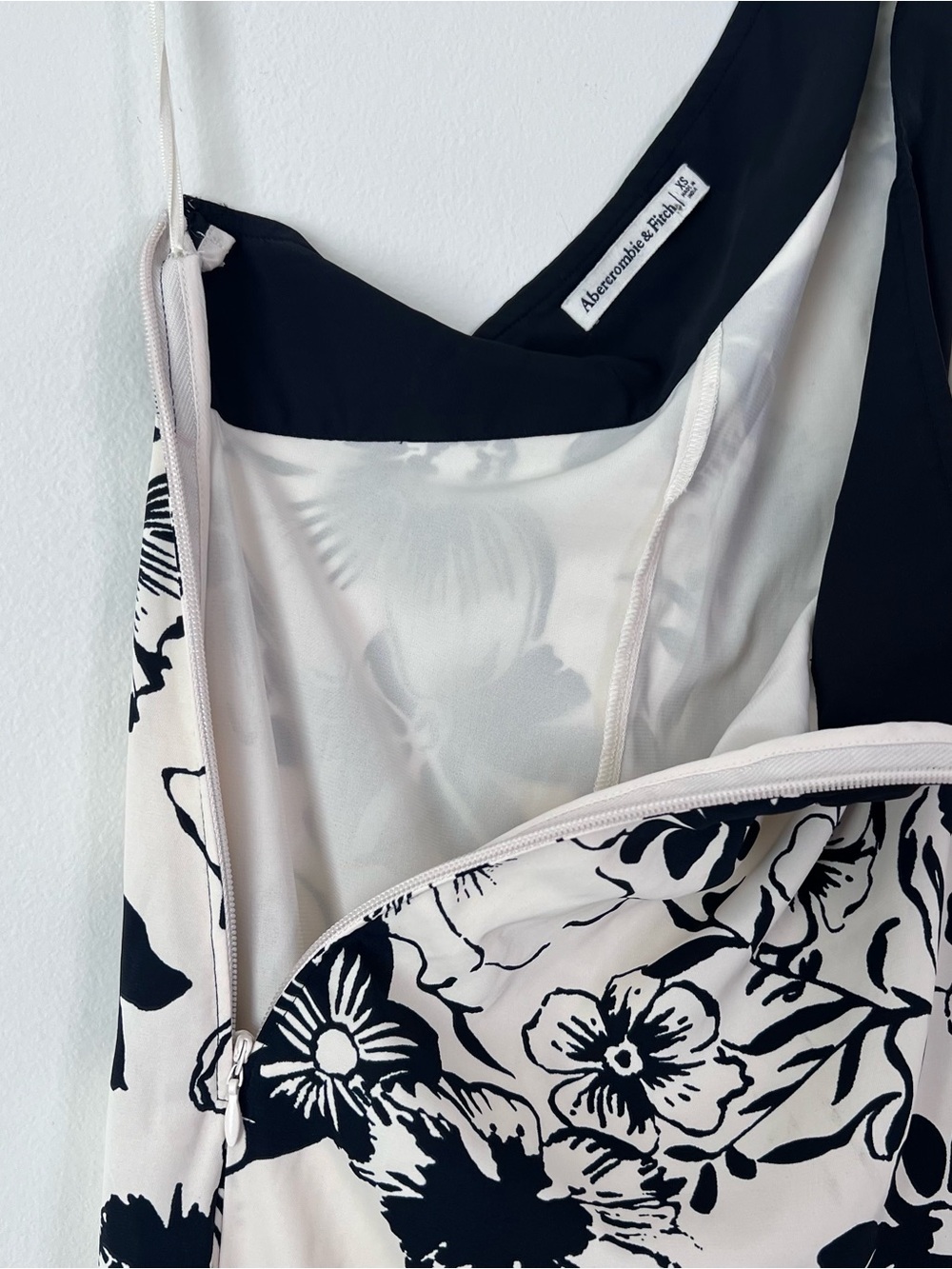 Abercrombie & Fitch One Shoulder Satin Midi Dress Sz XS Black Cream Floral NWOT - Picture 11 of 14